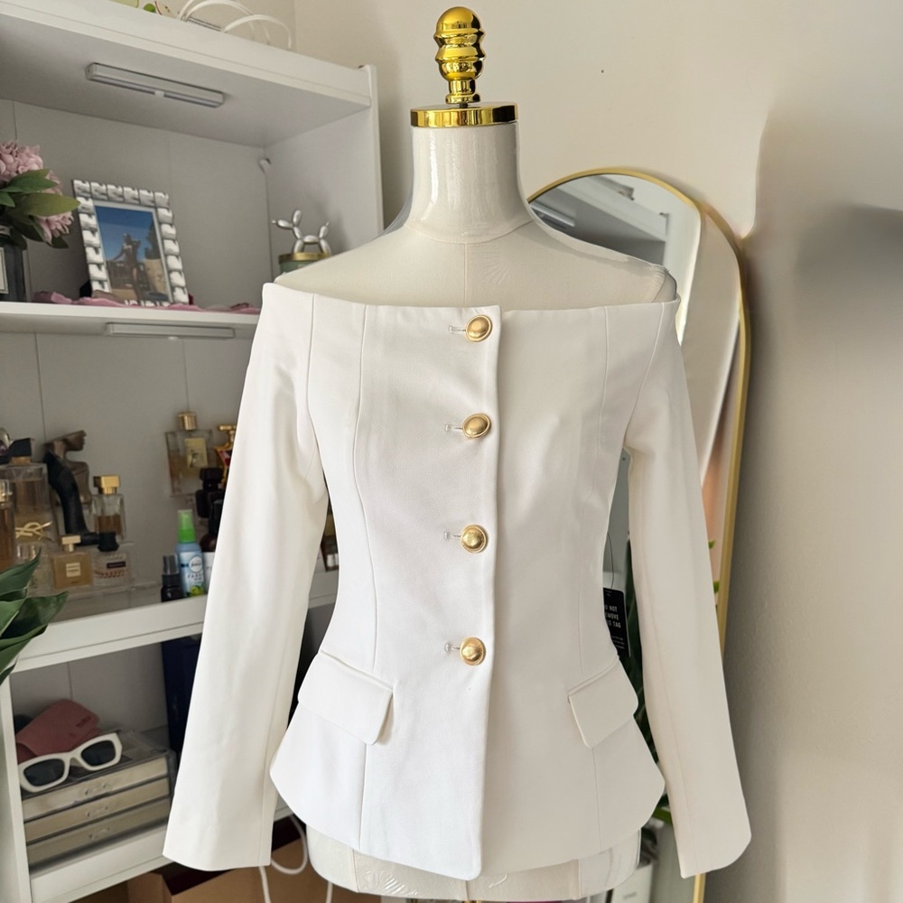 **NWT: Express- Off The Shoulder Cream Blazer